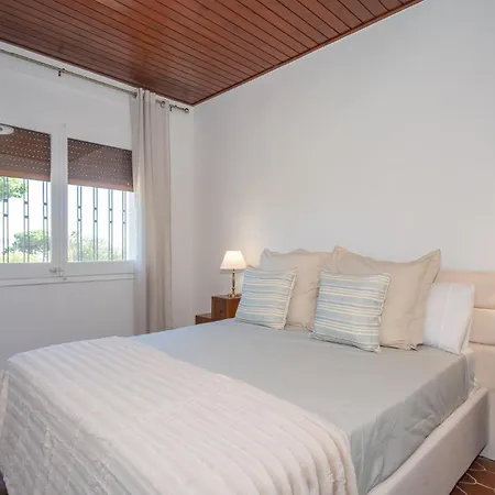 Encantadora Con Piscina,spa Y Cerca De Playa Βίλα *