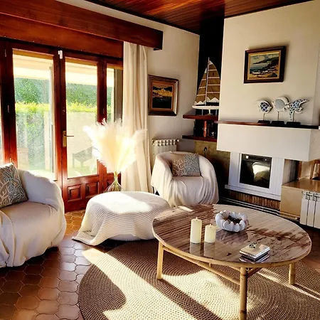 Encantadora Con Piscina,spa Y Cerca De Playa Βίλα